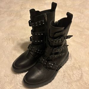 NWOT buckle stud moto boots